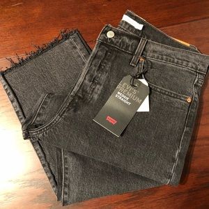 NWT Levi’s straight jean size 32X26